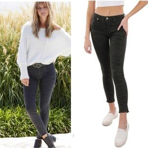 Anthropologie -DRIFTWOOD Jackie Zebra Animal Print Raw Hem Skinny Jeans sz 25x28